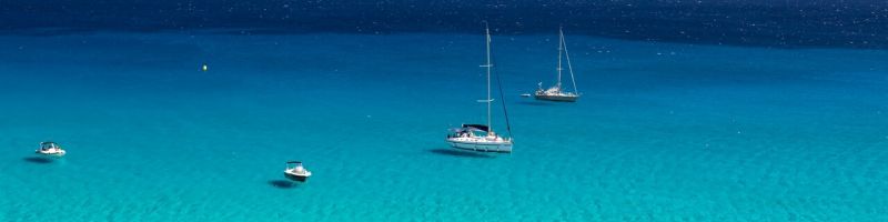 Czarter jachtów Hiszpania – poznaj zalety wakacji na morzu