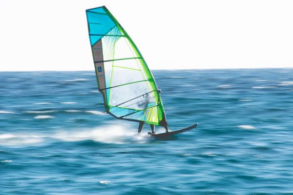 Windsurfing - rozpocznij przygodę ze sportem