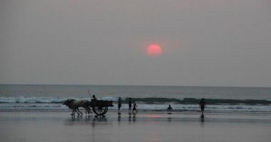 Ladghar Beach, Dapoli, Indie