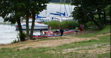 Plaża przy Folwarku Amalia w Lubikówku nad Jeziorem Lubikowskim