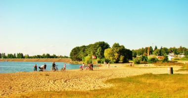 Plaża w Smardzewicach nad Zalewem Sulejowskim