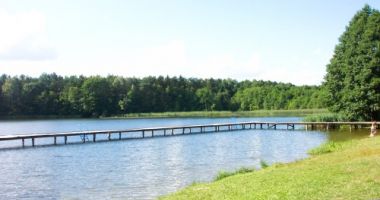 Plaża w Ownicach nad Jeziorem Radachowskim