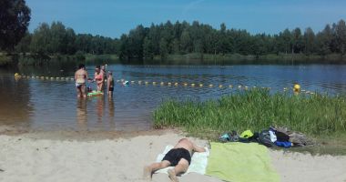 Plaża miejska w Nowogrodzie Bobrzańskim w Wyrobisku pożwirowym Fadom