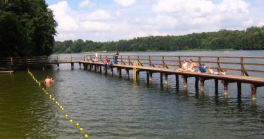 Plaża w Mstowie nad Jeziorem Chodeckim