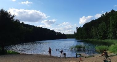 Plaża w Ośnie Lubuskim nad Jeziorem Grzybno
