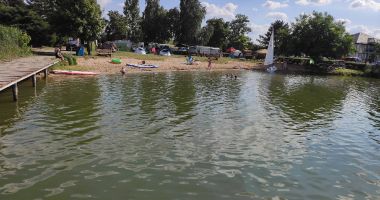 Plaża przy OSW Posejdon w Kunicach nad Jeziorem Kunickim