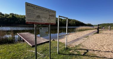 Plaża w Połęczynie nad Jeziorem Połęczyńskim